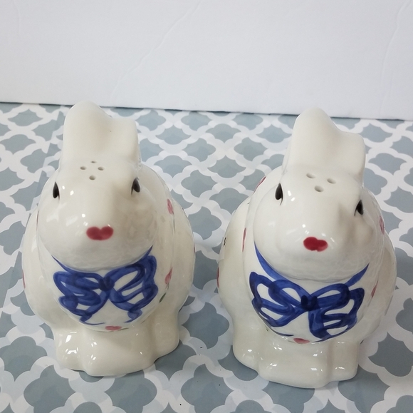 Bunny Rabbit Salt & Pepper Shaker - Picture 8 of 8